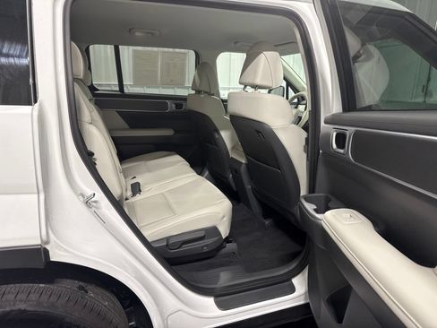 Used 2026 Hyundai Santa Fe SEL AWD/4WD image 15