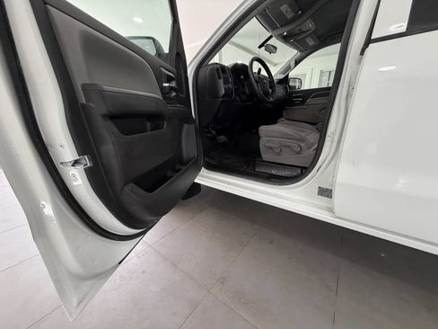 Used 2016 Chevrolet Silverado 1500 Custom w/ Custom Convenience Package AWD/4WD image 24