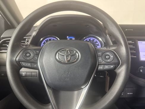 Used 2019 Toyota Camry LE image 17