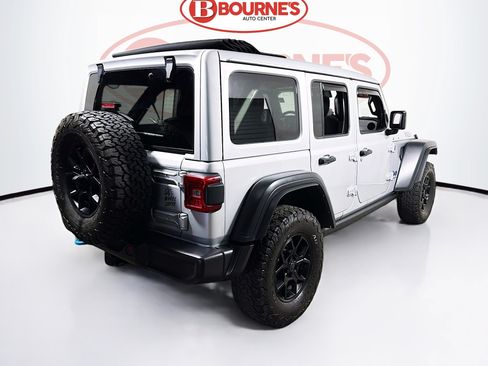 Used 2024 Jeep Wrangler Unlimited AWD/4WD image 10