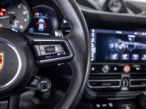 Used 2022 Porsche Macan AWD/4WD image 38