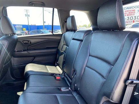 Used 2023 Honda Passport EX-L image 18