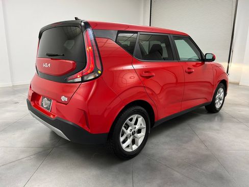 Used 2024 Kia Soul LX w/ Option Group 015 FWD image 9