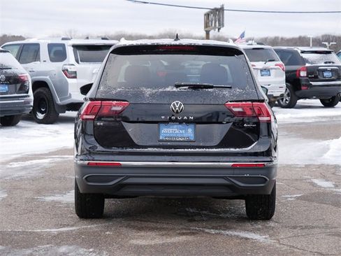 Certified 2023 Volkswagen Tiguan SE image 6