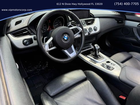 Used 2014 BMW Z4 sDrive35i image 8