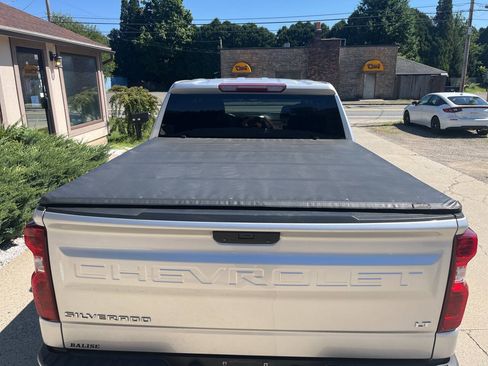 Used 2019 Chevrolet Silverado 1500 LT w/ All-Star Edition AWD/4WD image 4
