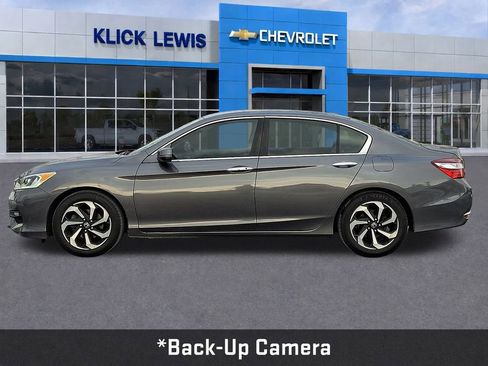 Used 2017 Honda Accord EX image 4