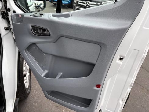 Used 2019 Ford Transit 150 XLT image 28