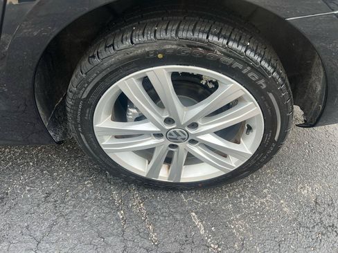 Used 2017 Volkswagen Jetta SEL FWD image 23
