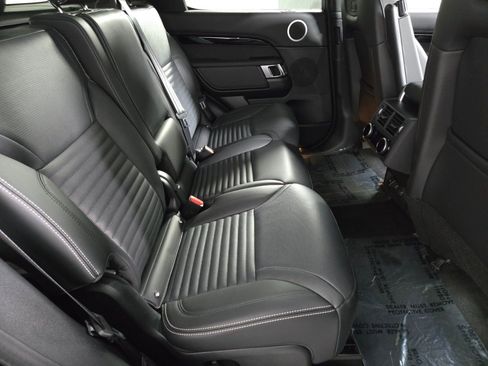 Used 2025 Land Rover Discovery S AWD/4WD image 18