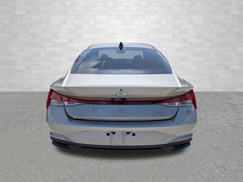 Used 2023 Hyundai Elantra SEL FWD image 3