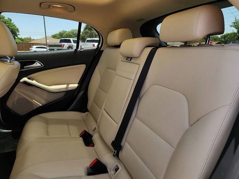 Used 2019 Mercedes-Benz GLA 250 image 10