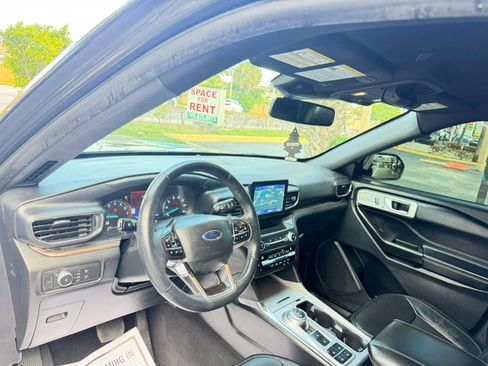 Used 2020 Ford Explorer Limited RWD image 13