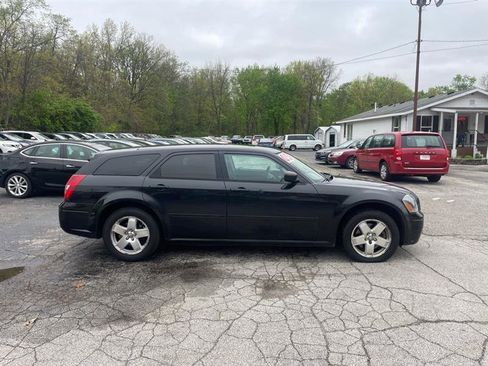 Used 2005 Dodge Magnum SXT w/ Comfort Seating Group AWD/4WD image 4