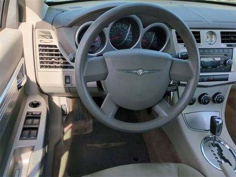 Used 2010 Chrysler Sebring Touring image 17