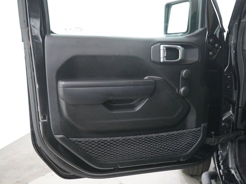 Used 2021 Jeep Wrangler Sport AWD/4WD image 14