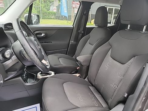 Used 2016 Jeep Renegade Latitude w/ Cold Weather Group AWD/4WD image 11