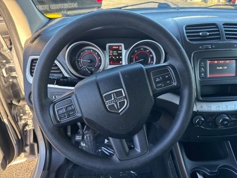Used 2018 Dodge Journey SE image 23