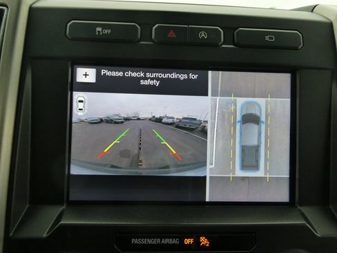 Used 2017 Ford F150 Platinum w/ Equipment Group 701A Luxury image 5