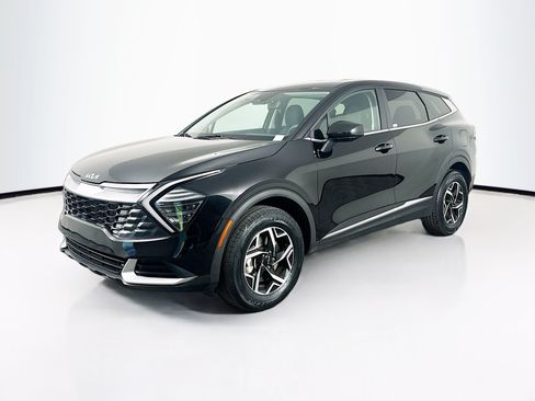 Used 2025 Kia Sportage LX AWD/4WD image 3