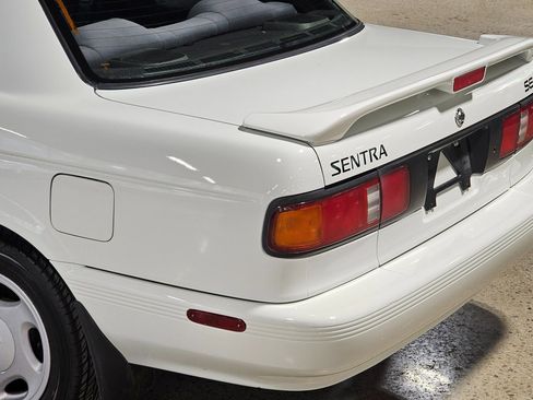 Used 1991 Nissan Sentra SE-R image 18