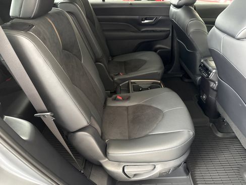 New 2026 Toyota Grand Highlander AWD Hybrid image 17