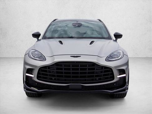 Used 2024 Aston Martin DBX 707 image 2