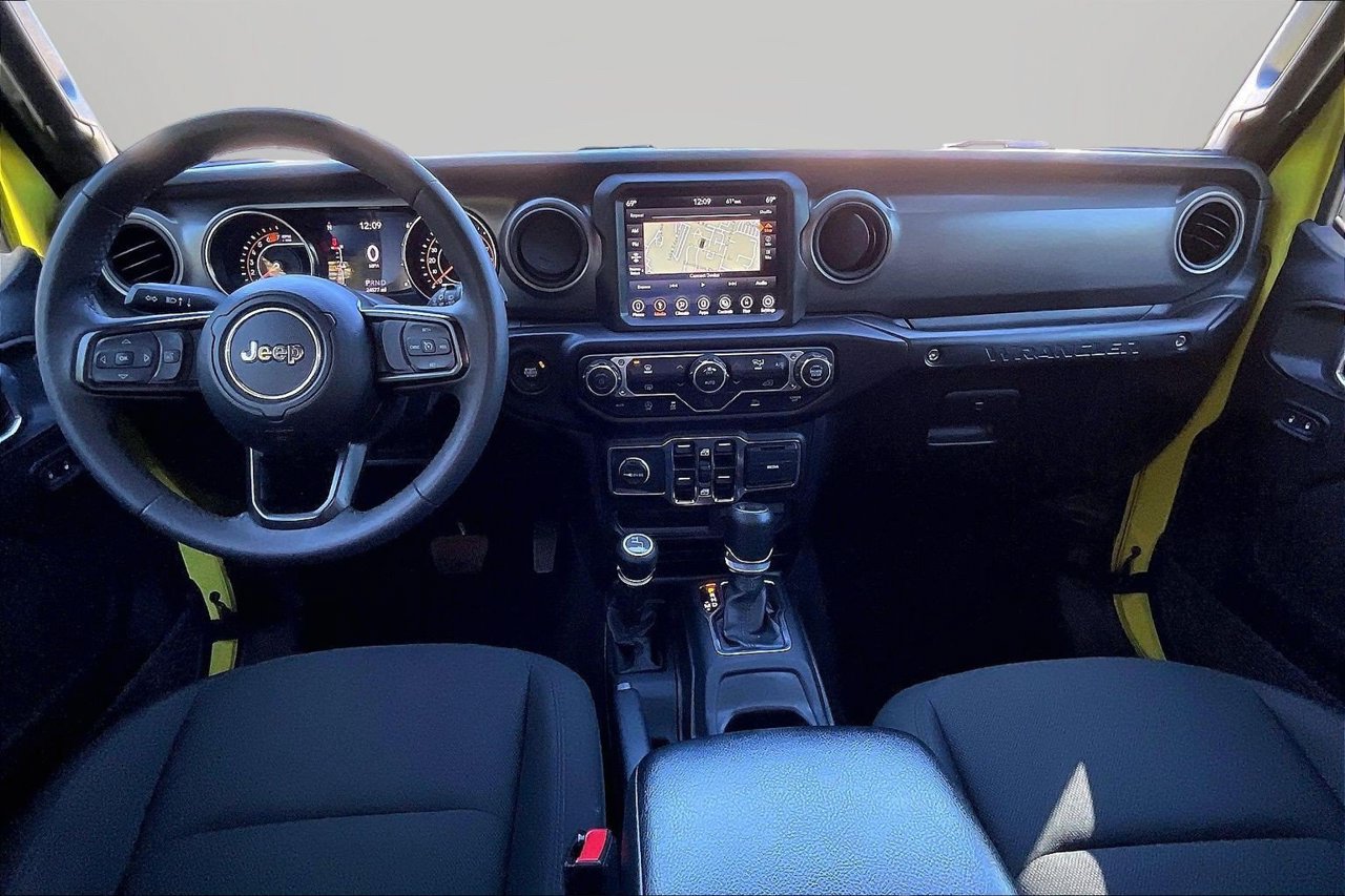 Used 2023 Jeep Wrangler Unlimited Sport AWD/4WD image 15