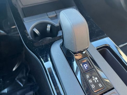 Used 2025 Toyota Prius LE image 35