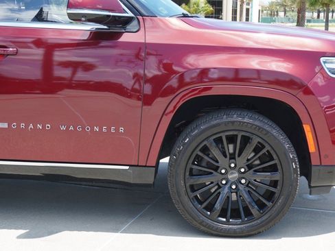 Used 2022 Jeep Grand Wagoneer Series III w/ Flexible Seating Group AWD/4WD image 9
