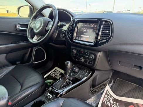Used 2019 Jeep Compass Limited AWD/4WD image 10