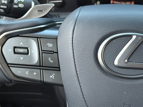 Used 2024 Lexus LX 600 4WD w/ Luxury Package image 19