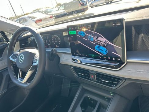 New 2026 Volkswagen Tiguan SE FWD image 34
