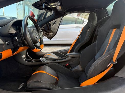 Used 2020 McLaren 570S Spider image 13