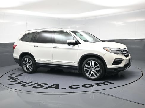 Used 2016 Honda Pilot Touring image 2