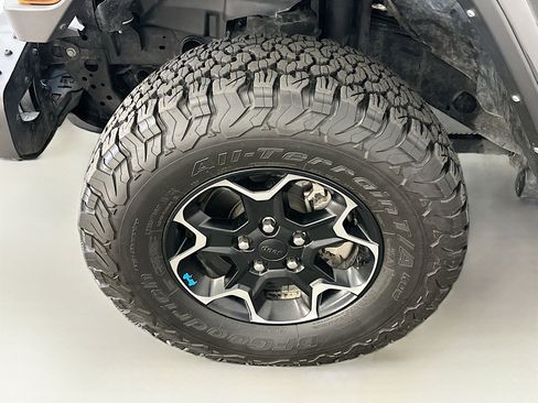 Used 2021 Jeep Wrangler Unlimited Rubicon 4xe w/ Steel Bumper Group image 11