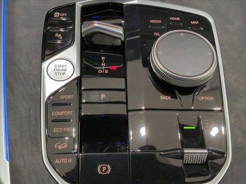 Used 2025 BMW X7 M60i image 12