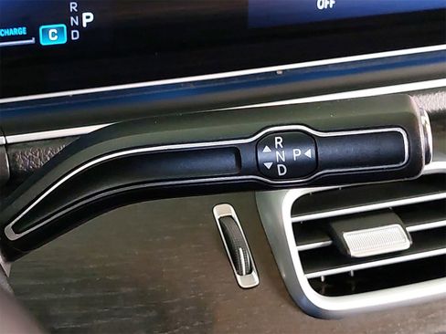 Used 2024 Mercedes-Benz GLS 450 4MATIC image 23