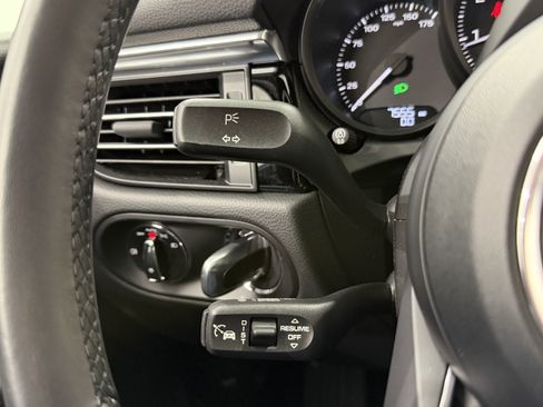 Certified 2025 Porsche Macan image 48