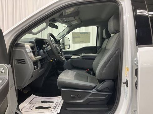 New 2025 Ford F250 XLT image 4