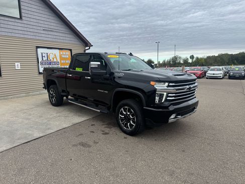Used 2022 Chevrolet Silverado 3500 High Country w/ Z71 Off-Road Package image 3