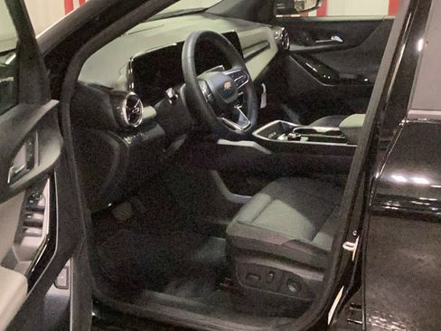 New 2026 Chevrolet Equinox LT w/ Convenience Package II image 9