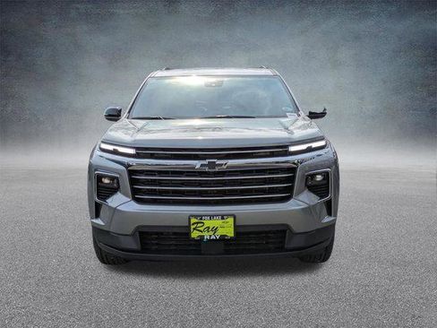 New 2026 Chevrolet Traverse LT image 9