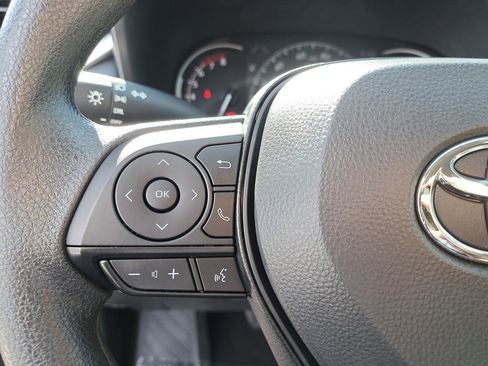 Used 2025 Toyota RAV4 LE image 18