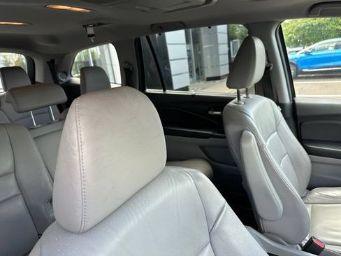 Used 2016 Honda Pilot Touring image 19