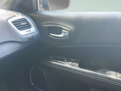 Used 2021 Jeep Compass Latitude FWD image 12
