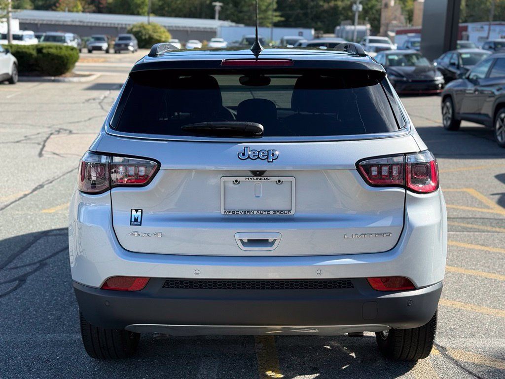 Used 2024 Jeep Compass Limited AWD/4WD image 4
