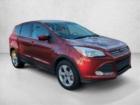 Used 2016 Ford Escape SE image 3