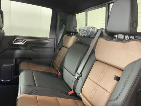 New 2026 Chevrolet Silverado 2500 High Country w/ High Country Premium Package AWD/4WD image 9