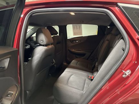 Used 2017 Chevrolet Malibu LT FWD image 22